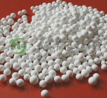 活性氧化鋁球高清圖片解析 特性、用途與選購要點
